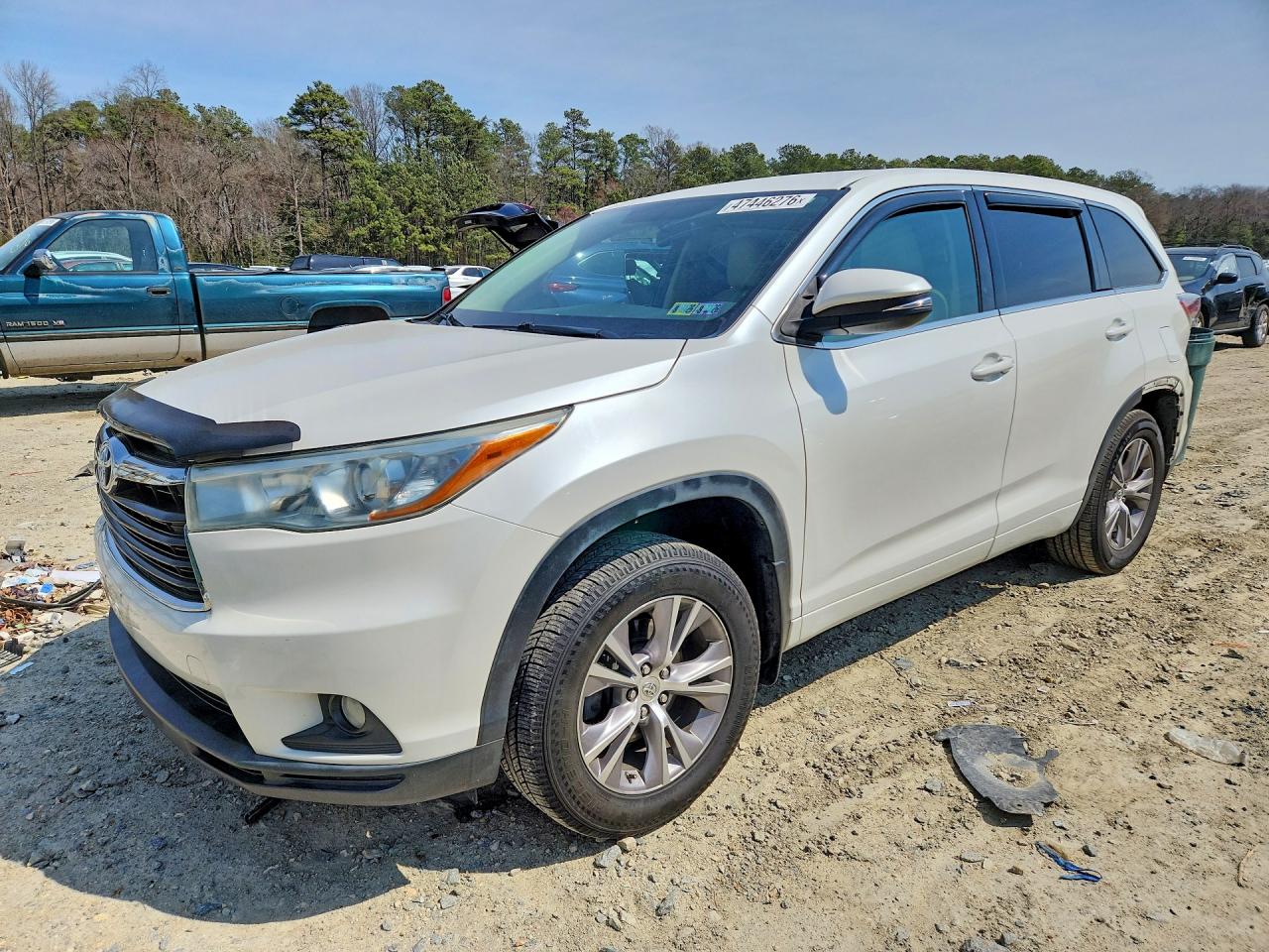 Salvage Toyota Highlander Image