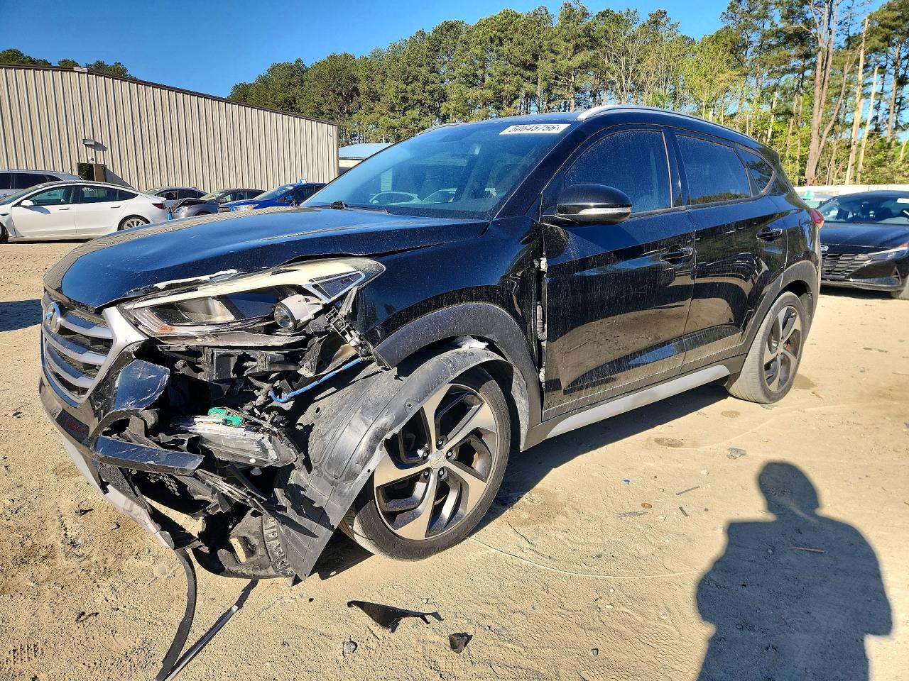 Salvage Hyundai TUCSON Image