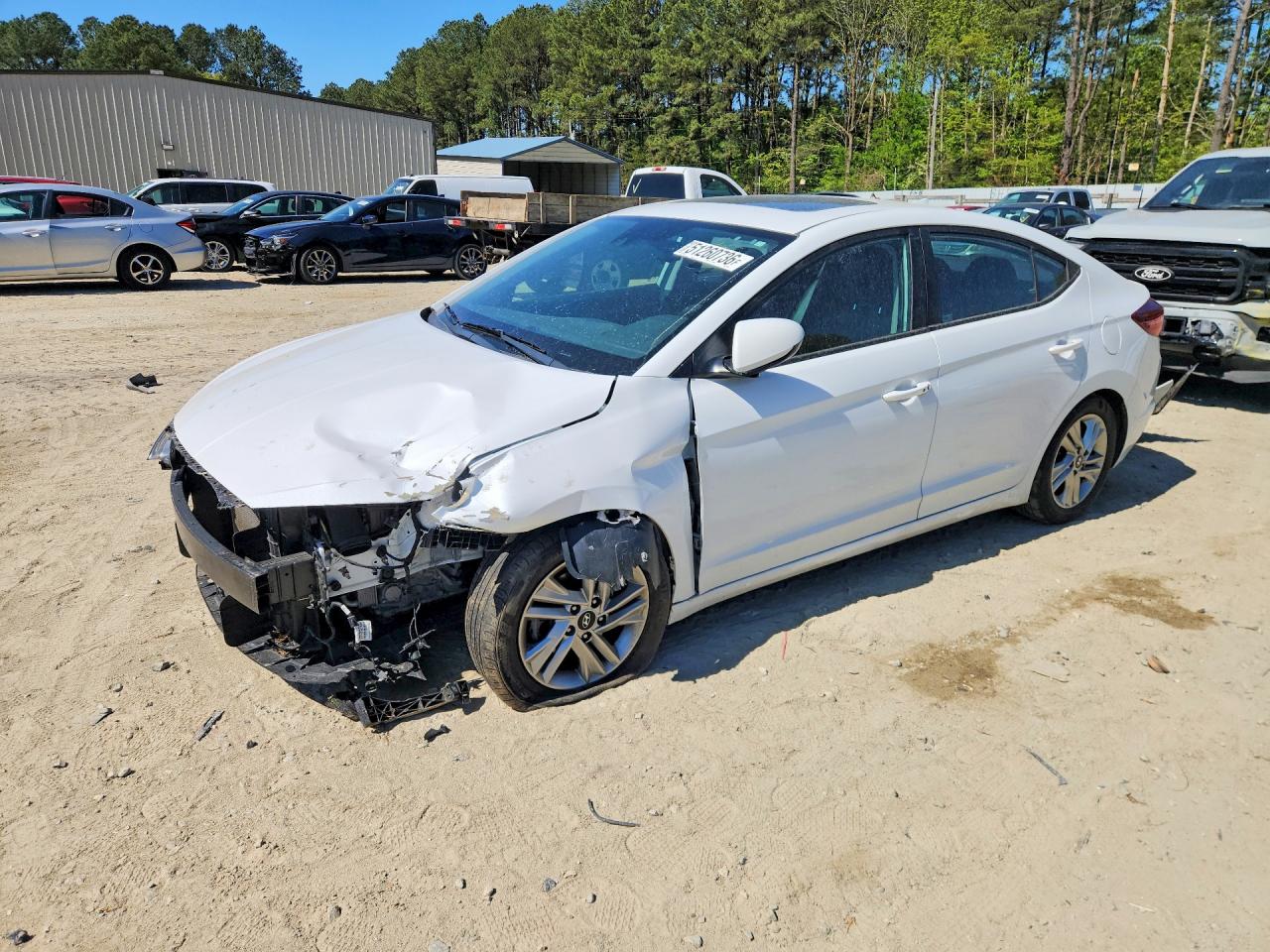 Salvage Hyundai ELANTRA Image