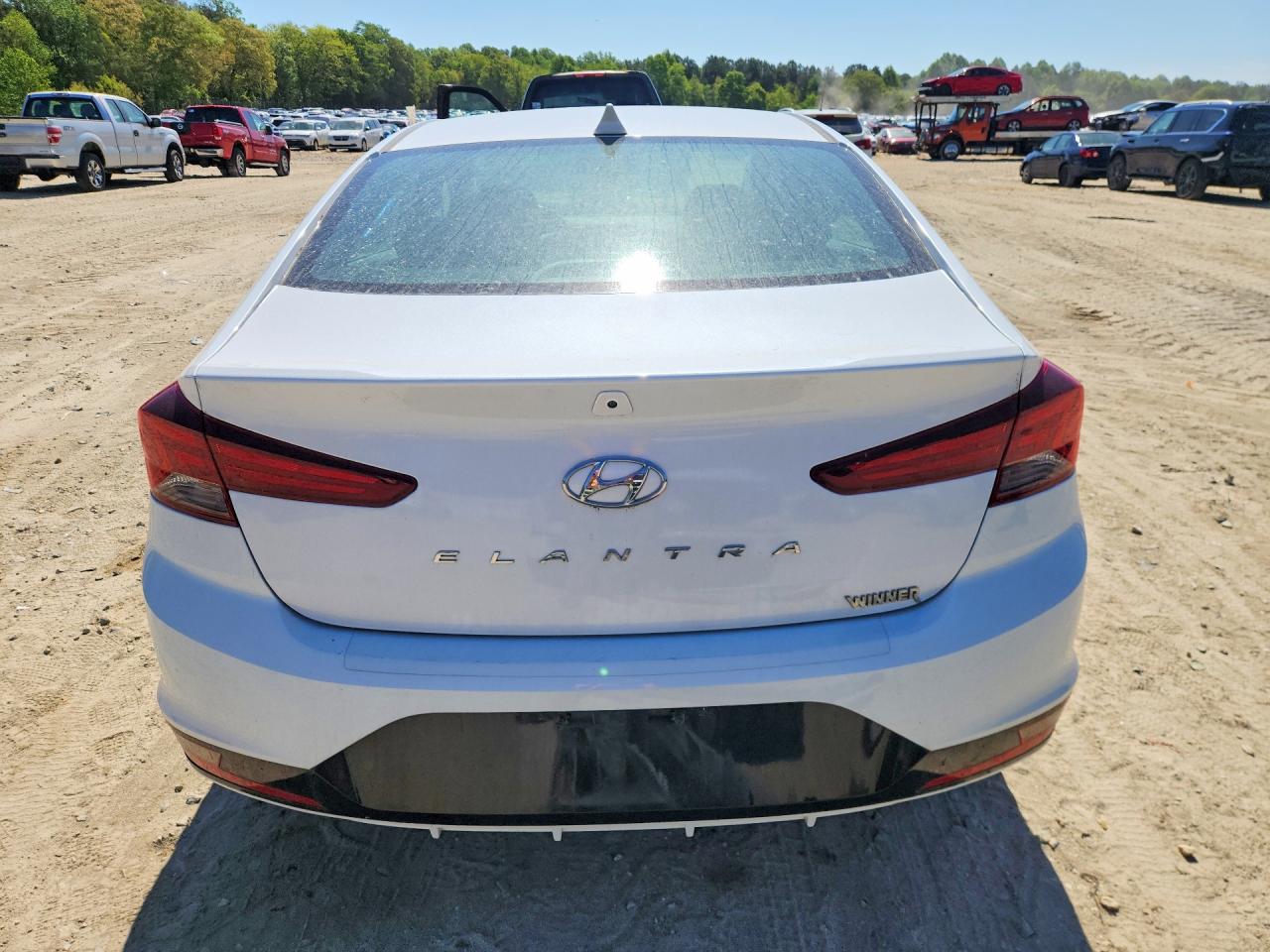 Hyundai ELANTRA Value Edition