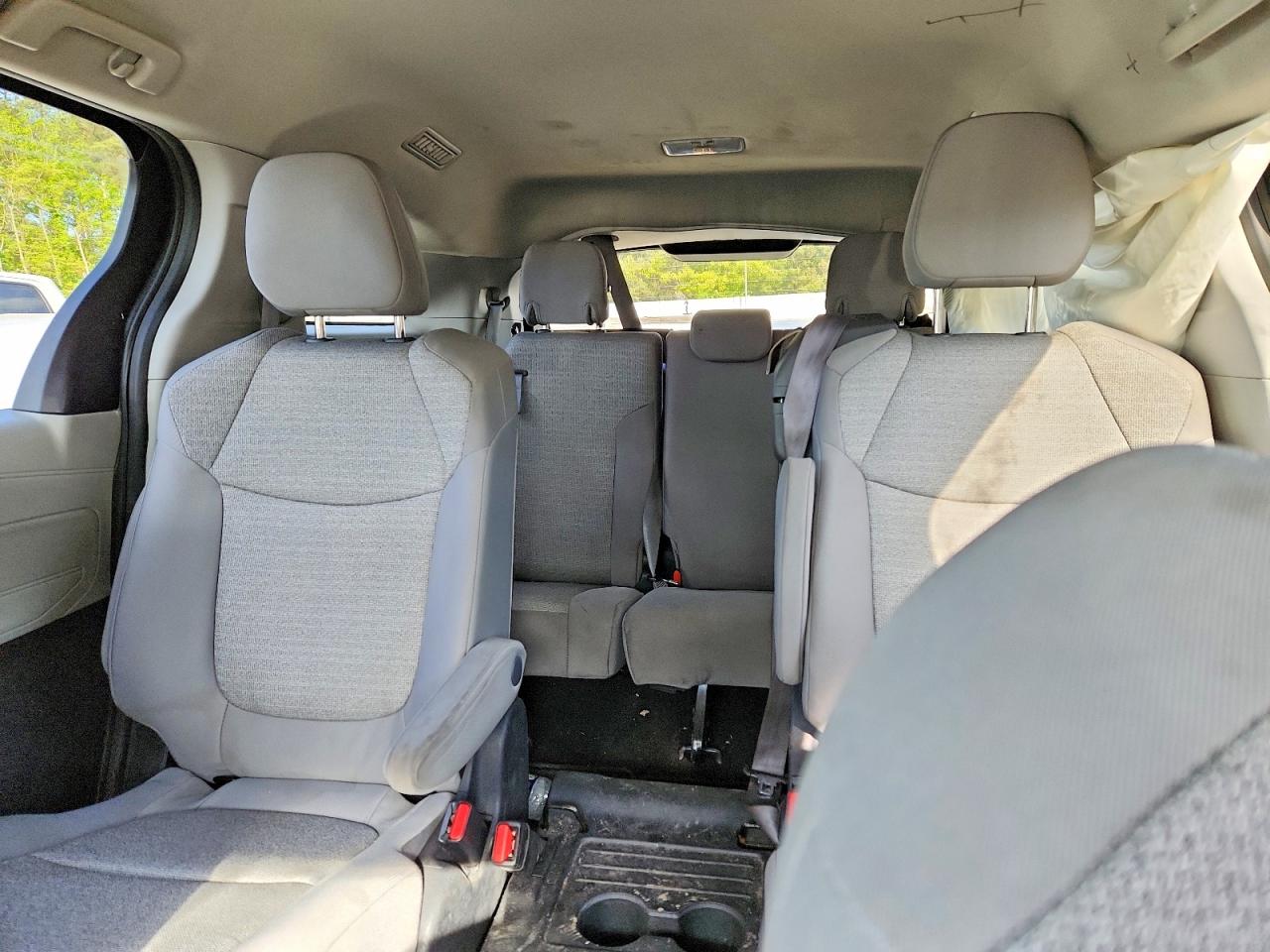 Toyota Sienna Le