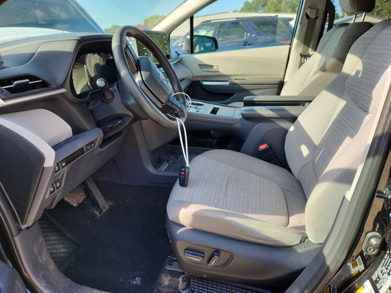 Toyota Sienna Le