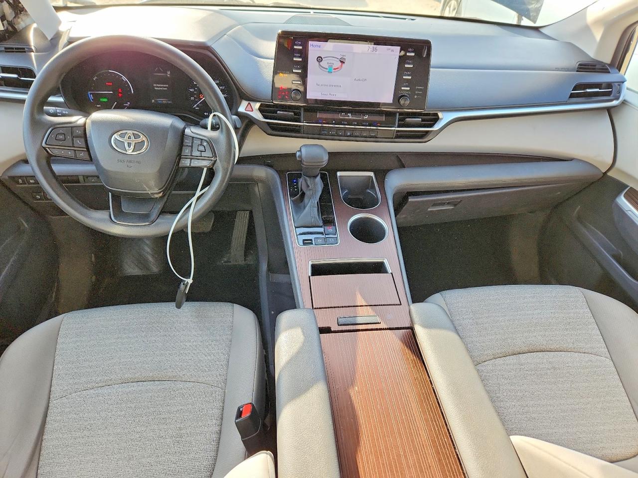 Toyota Sienna Le
