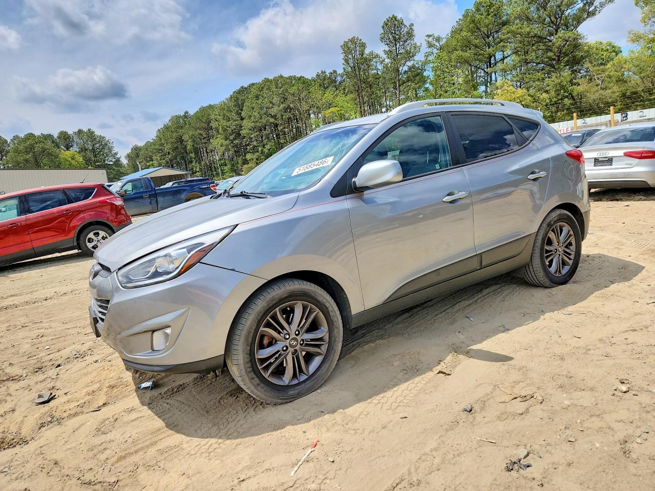 Salvage Hyundai TUCSON Image
