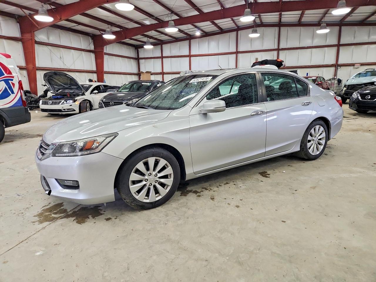 Salvage Honda Accord Image