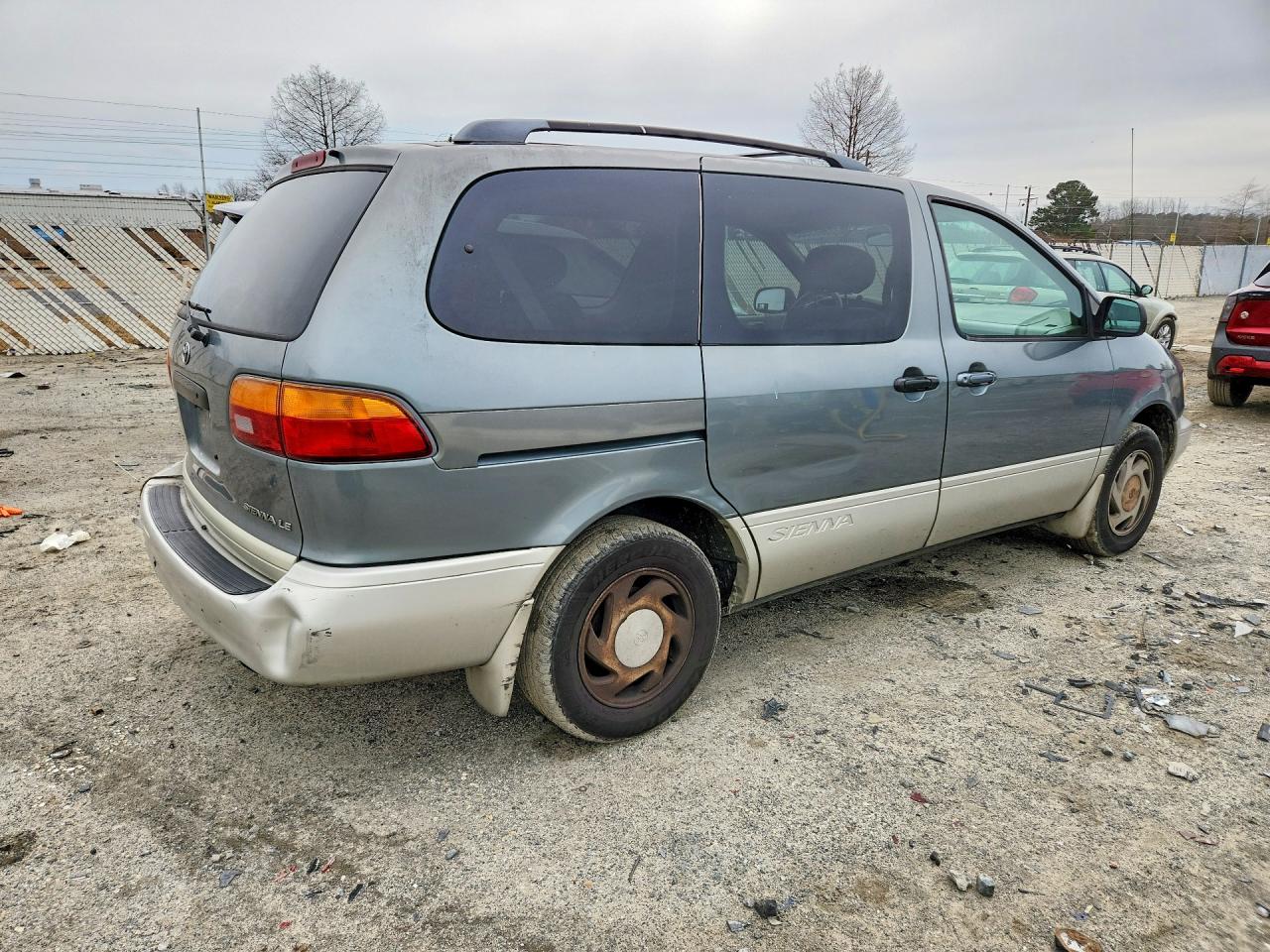 Toyota Sienna Le