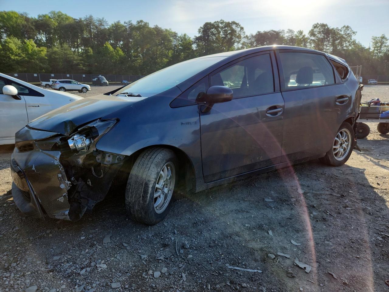 Salvage Toyota Prius Image