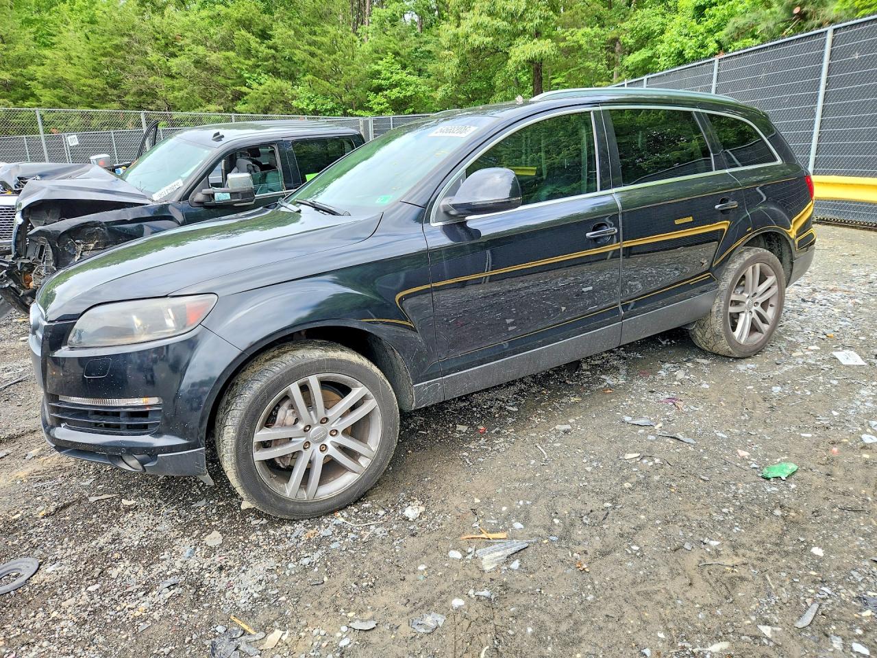 Salvage Audi Q7 Image