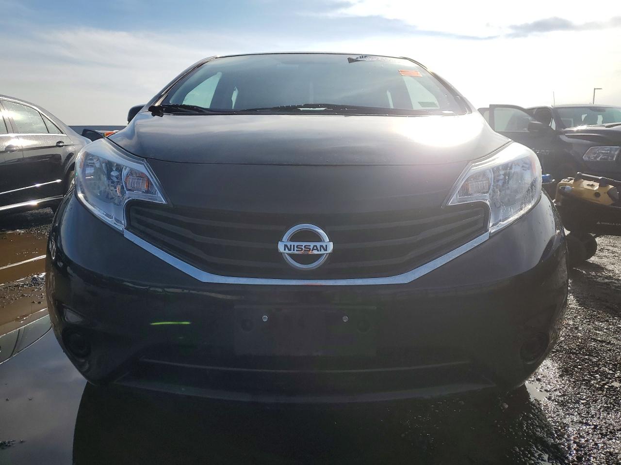 Nissan Versa Sv