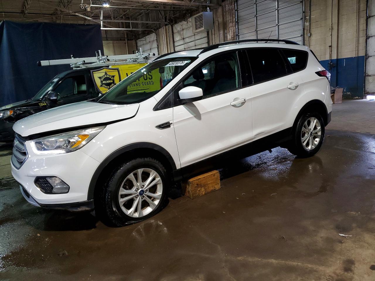 Salvage Ford Escape Image