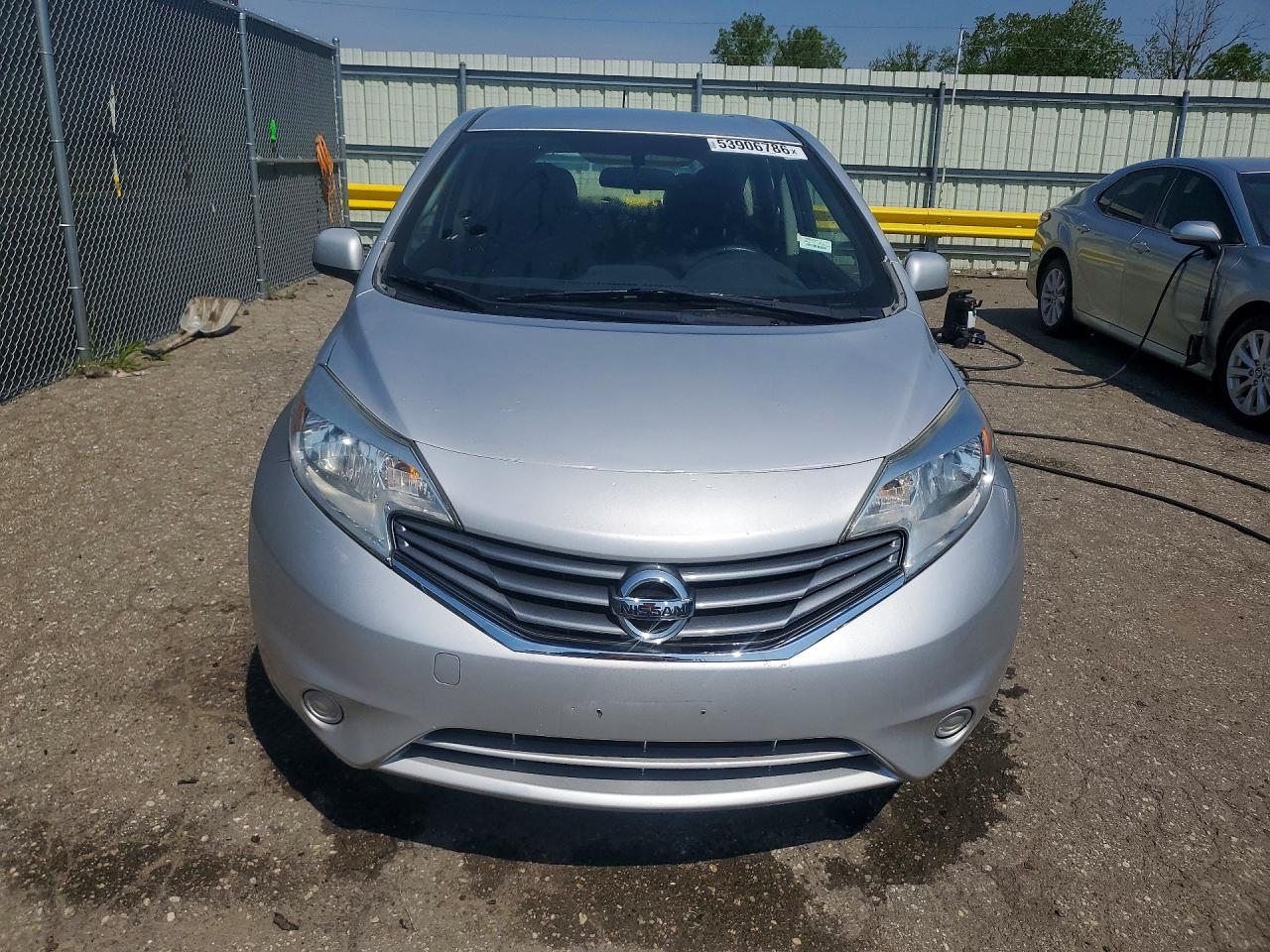 Nissan Versa Sv