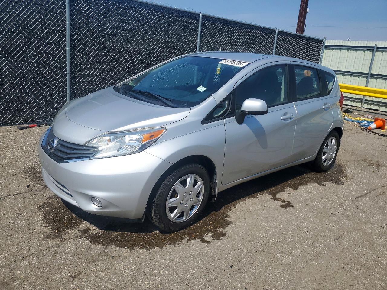 Salvage Nissan Versa Image