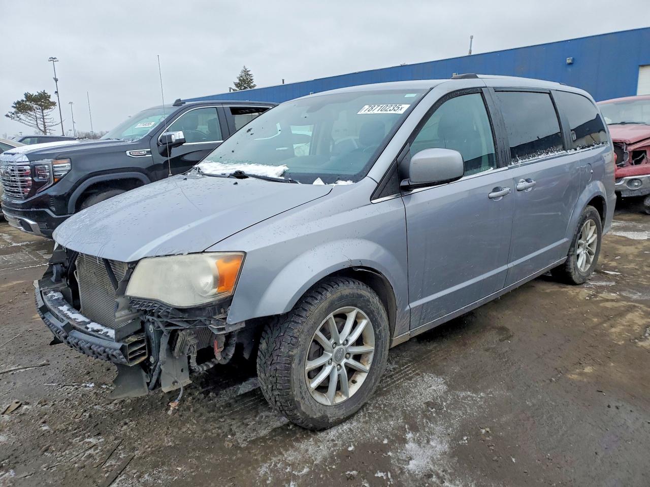 Salvage Dodge Caravan Image