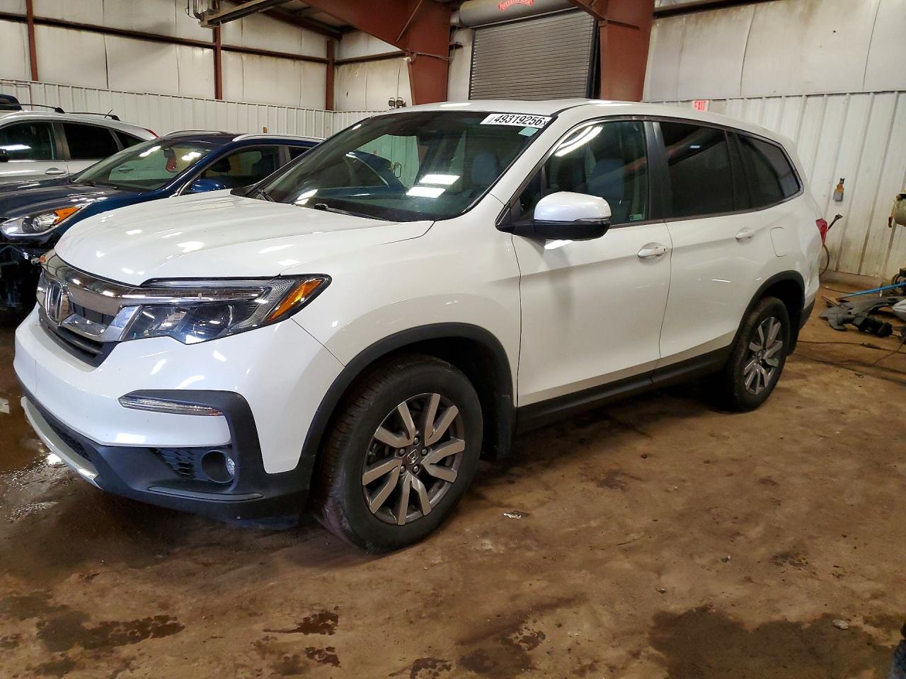 Salvage Honda Pilot Image