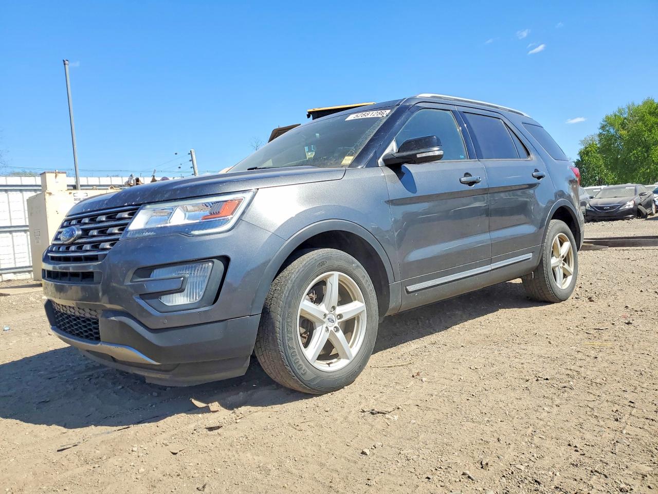 Salvage Ford Explorer Image
