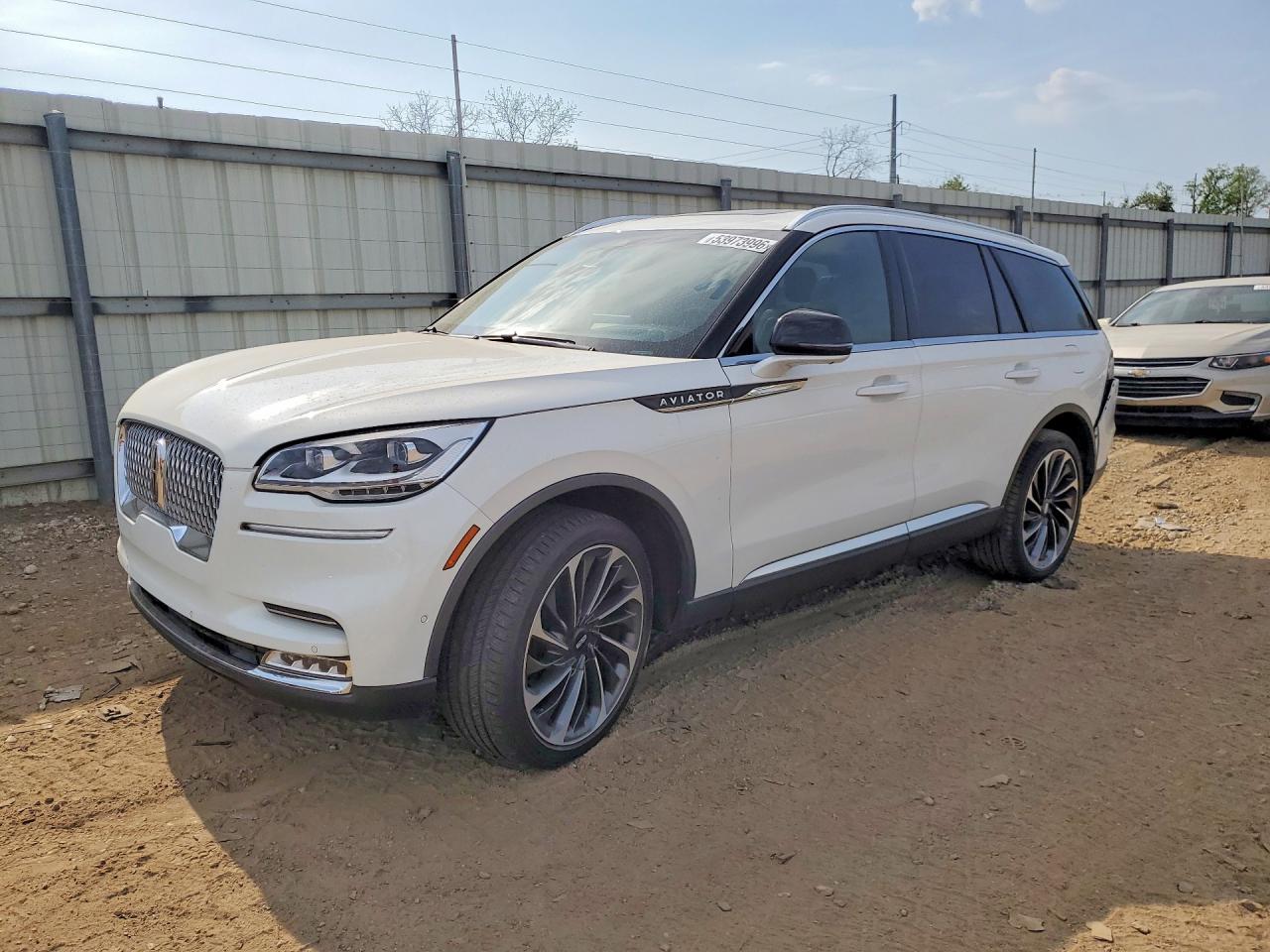 Salvage Lincoln Aviator Image