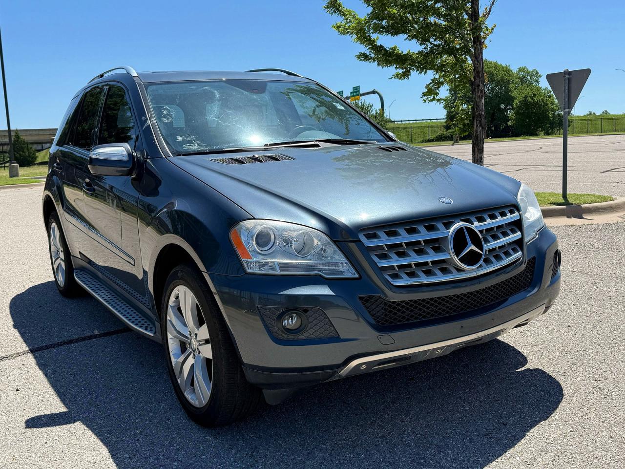Salvage Mercedes-Benz M-Class Image