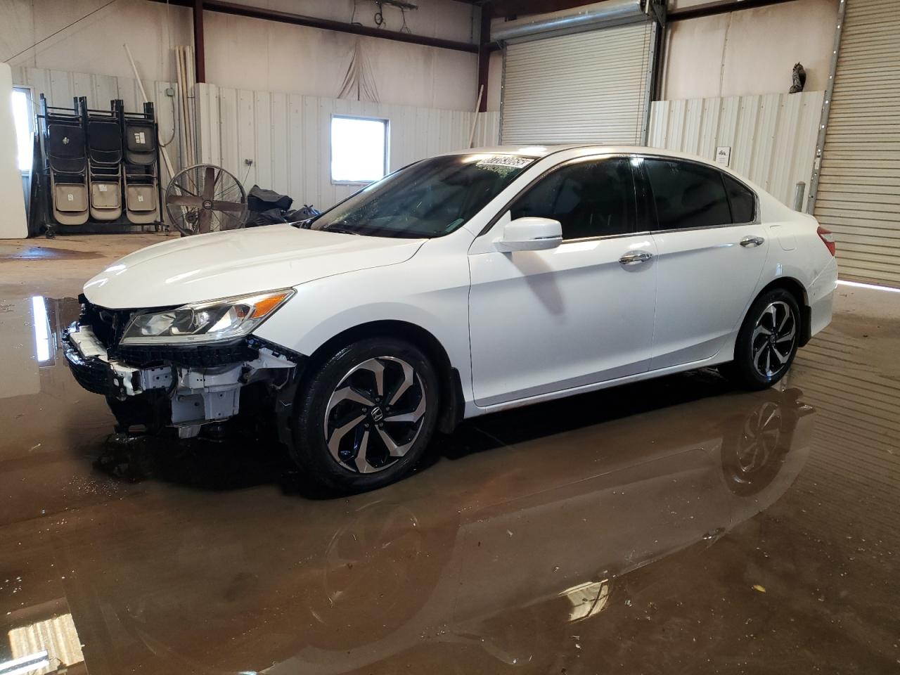 Salvage Honda Accord Image