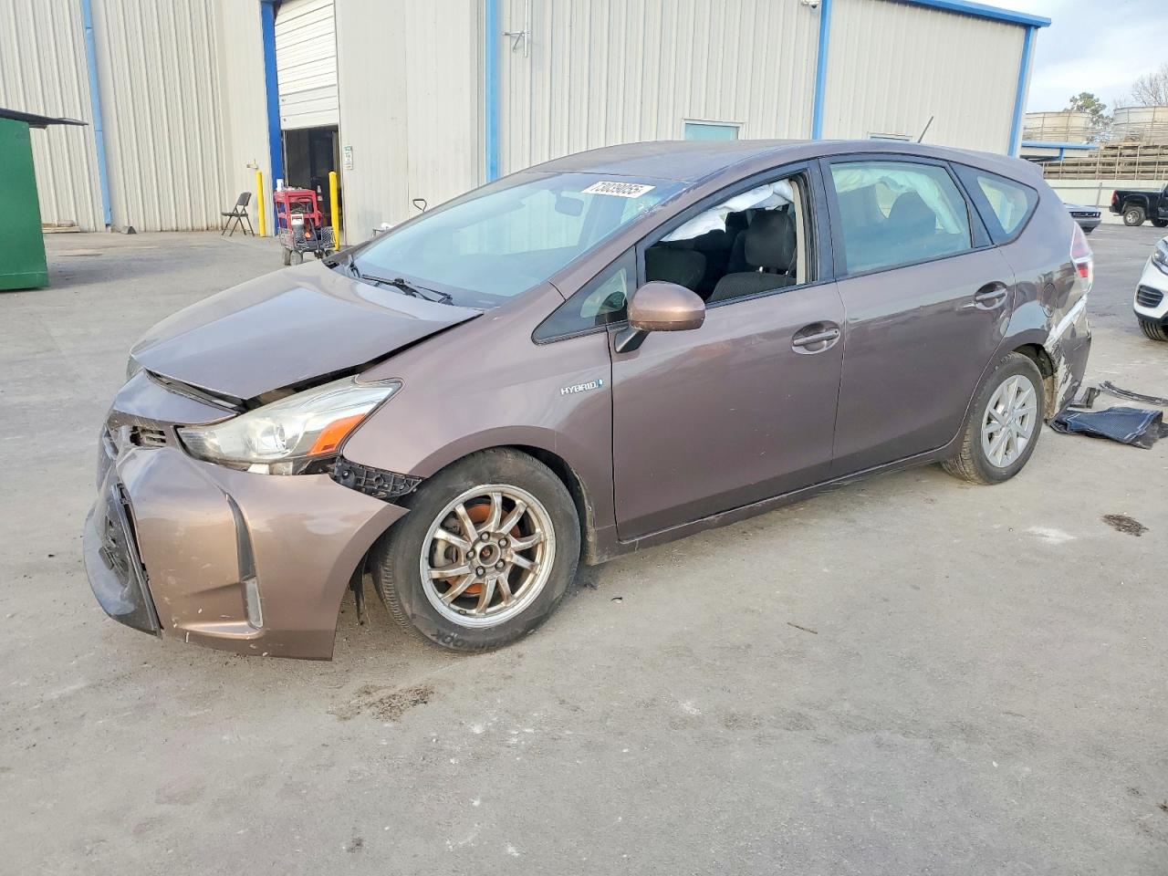 Salvage Toyota Prius Image
