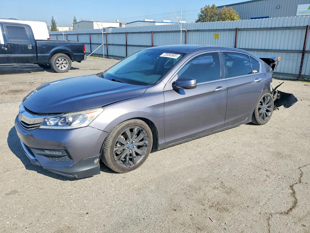 Salvage Honda Accord Image