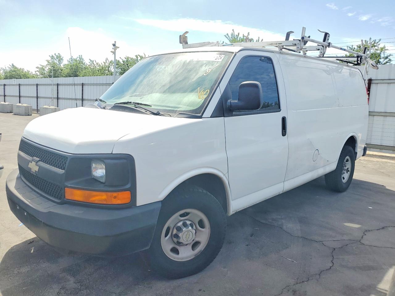 Salvage Chevrolet Express Image