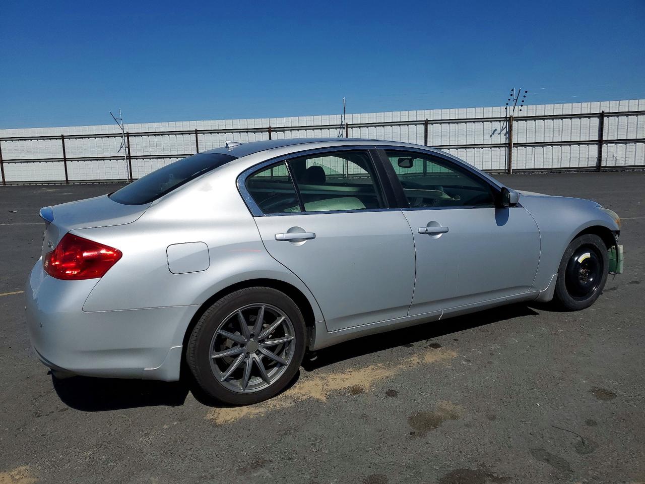INFINITI G37 X