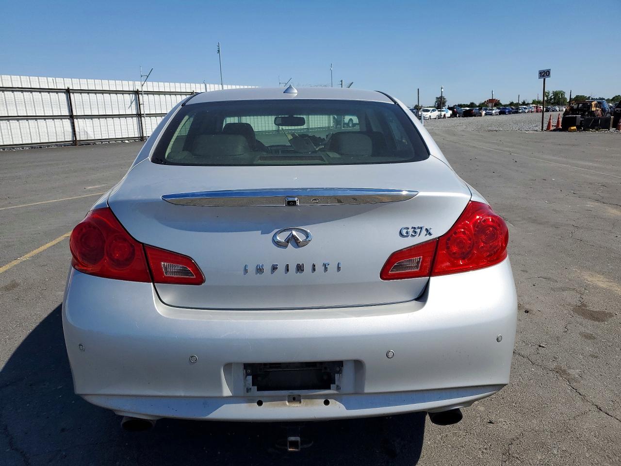 INFINITI G37 X
