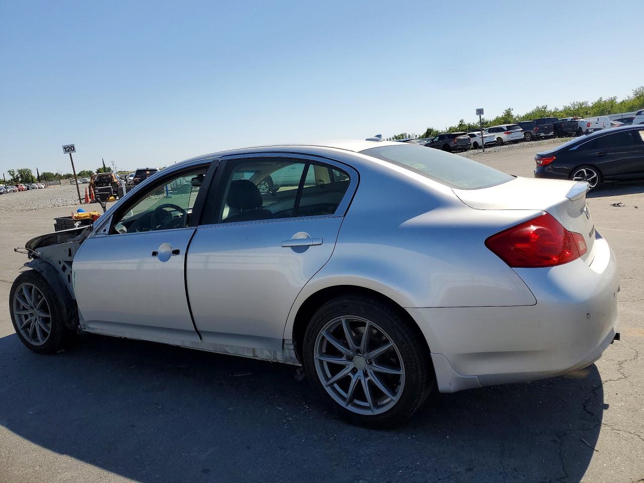 INFINITI G37 X