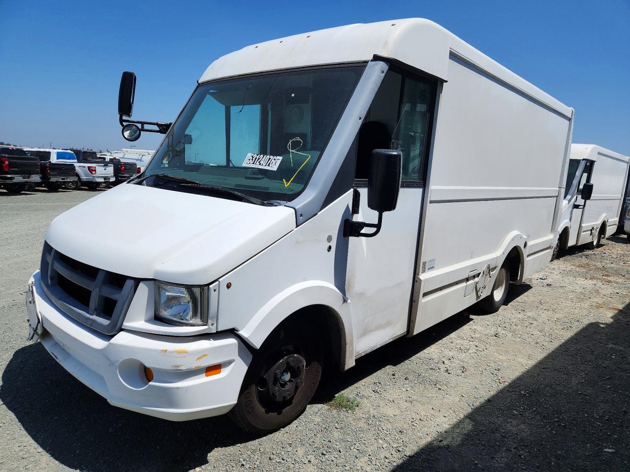 Salvage Isuzu Npr Image