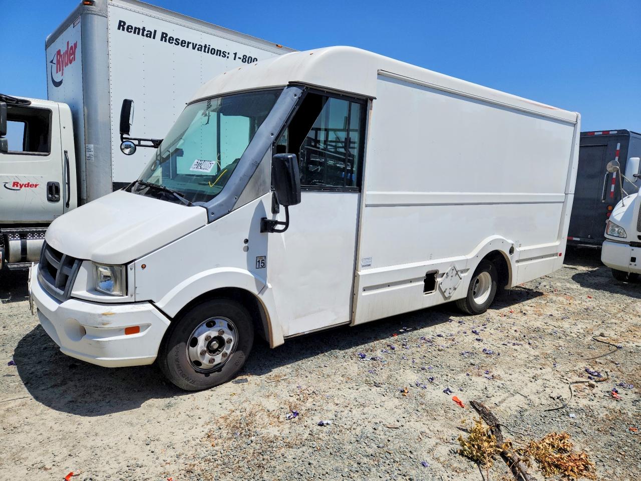 Salvage Isuzu Npr Image
