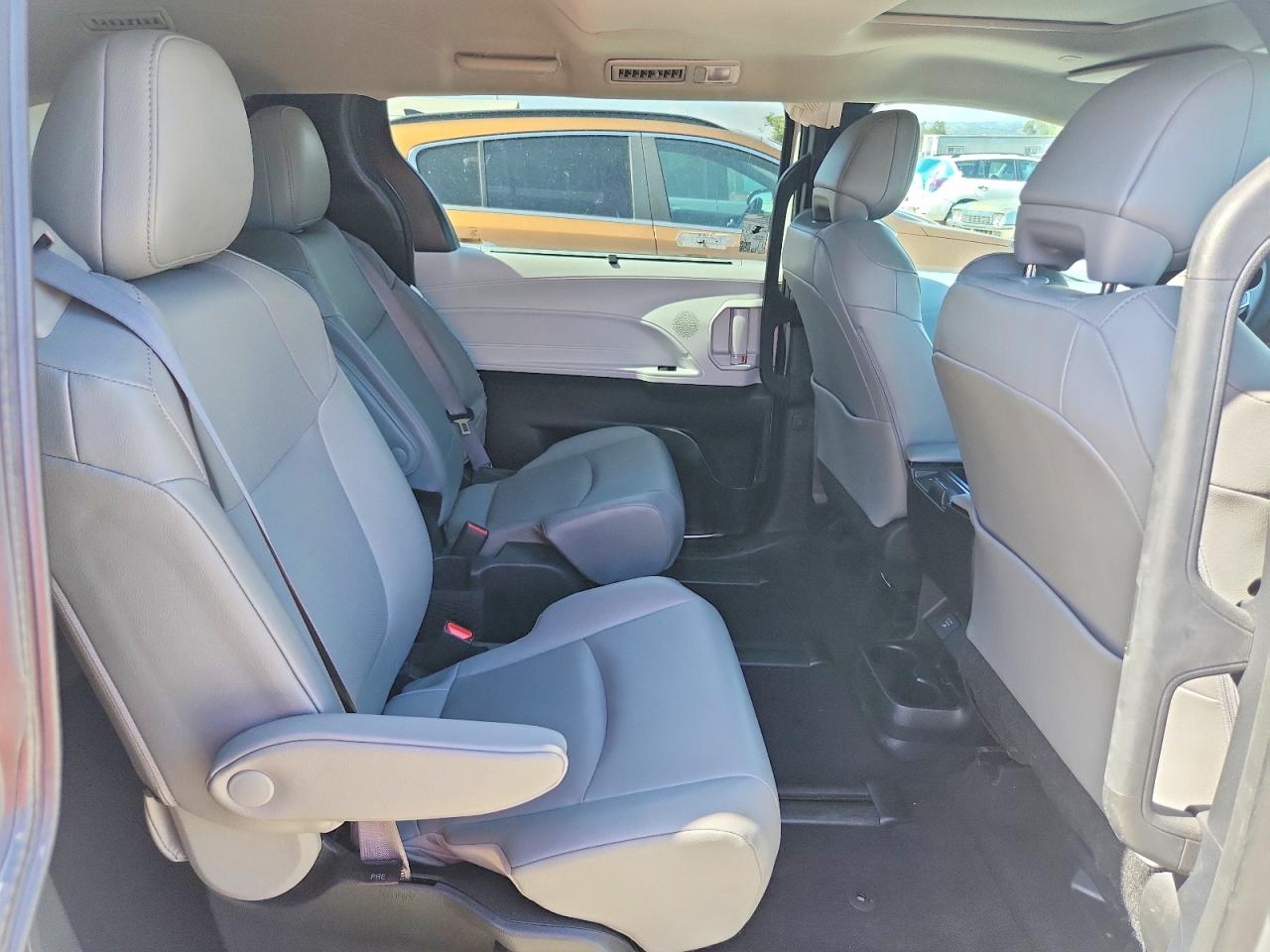 Toyota Sienna Xle 7-passenger