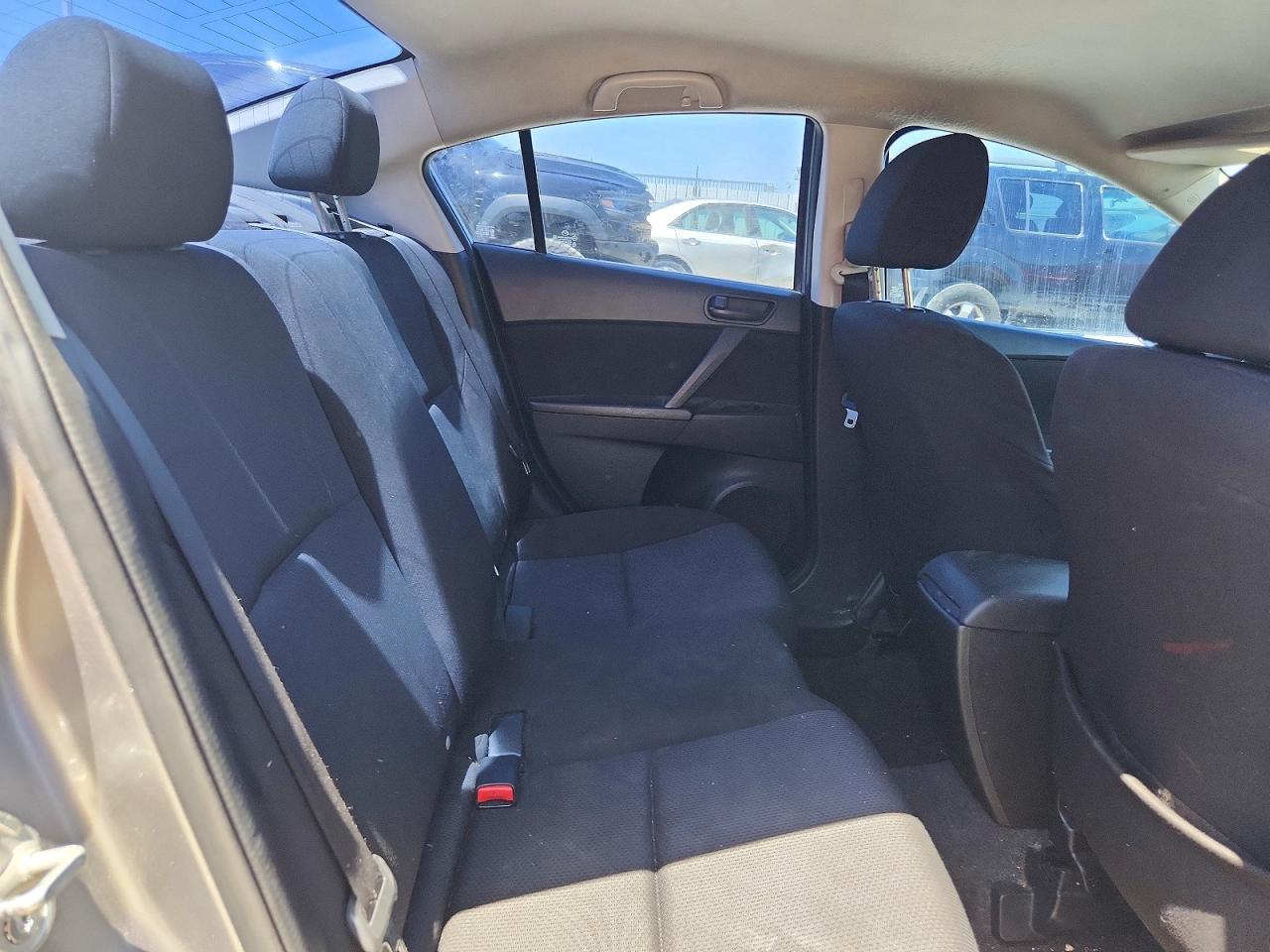 Mazda 3 I