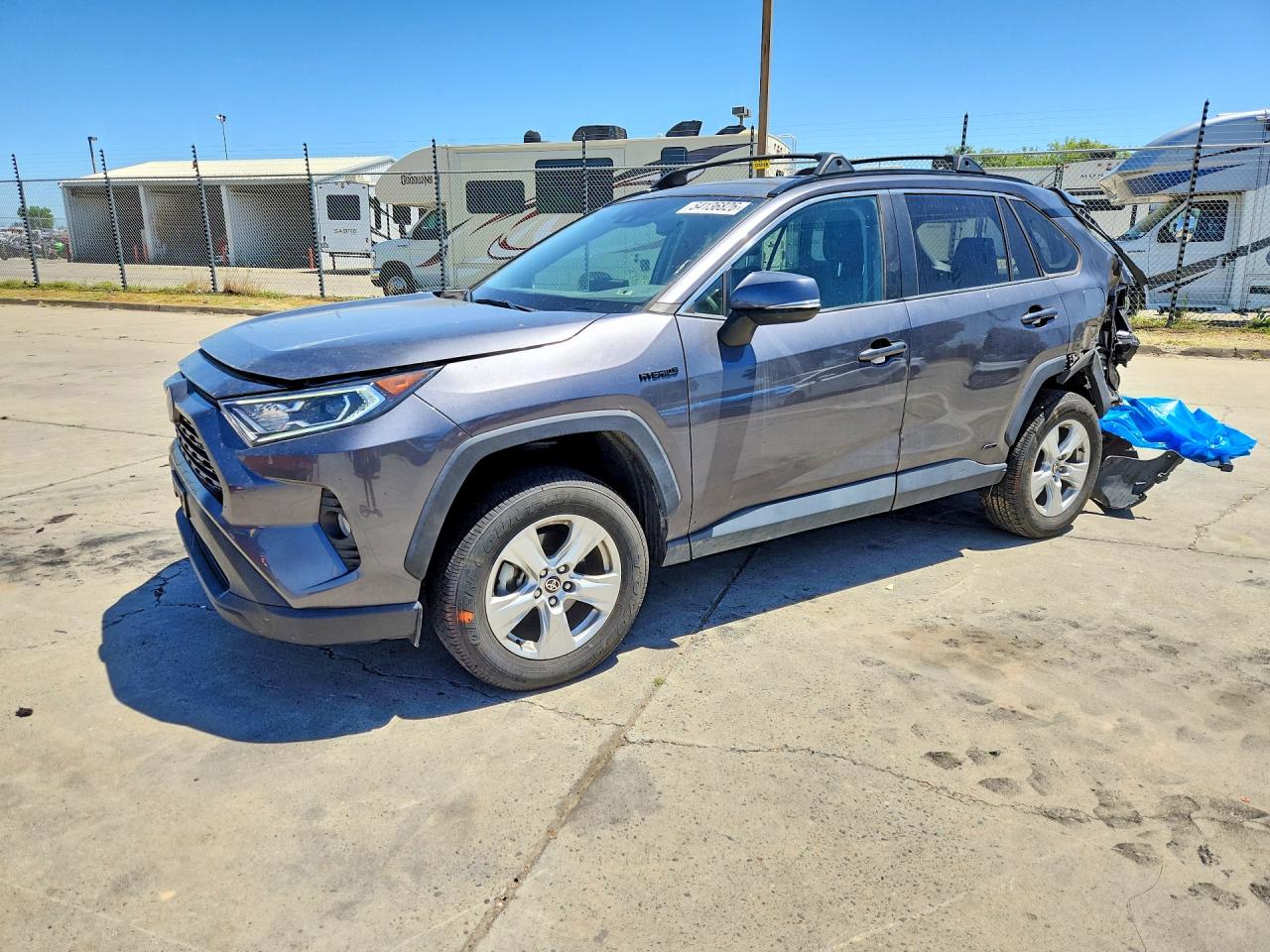 Salvage Toyota RAV4 Image