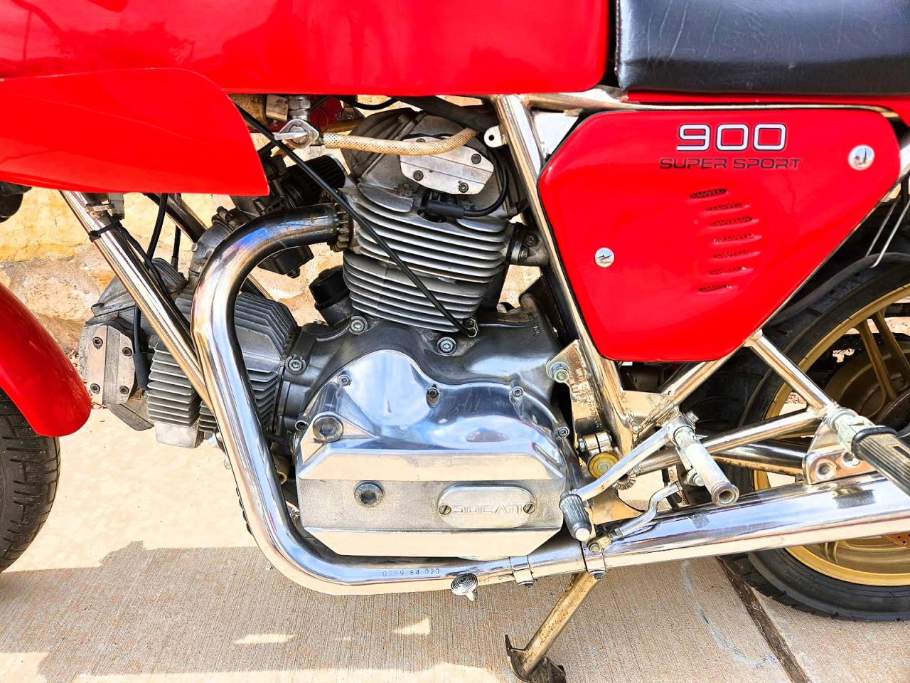 Ducati 900 Super