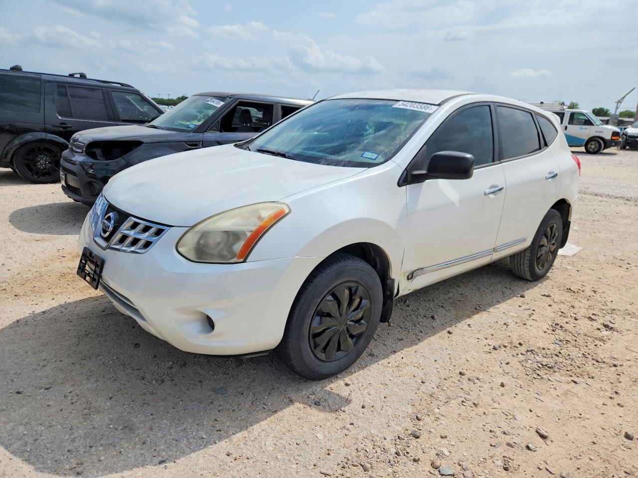Salvage Nissan Rogue Image