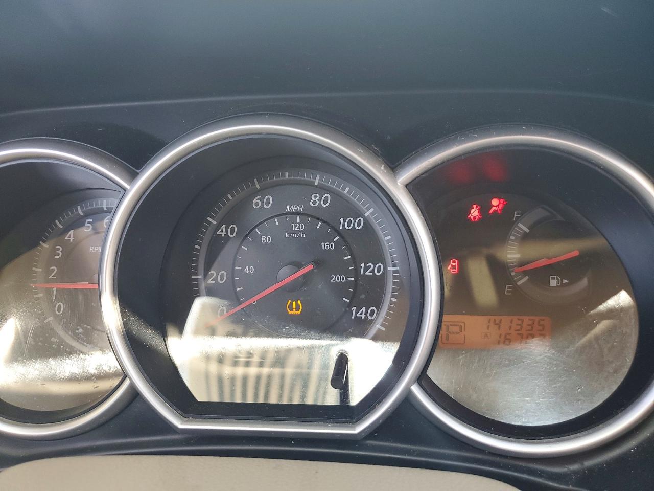 Nissan Versa 1.8 S