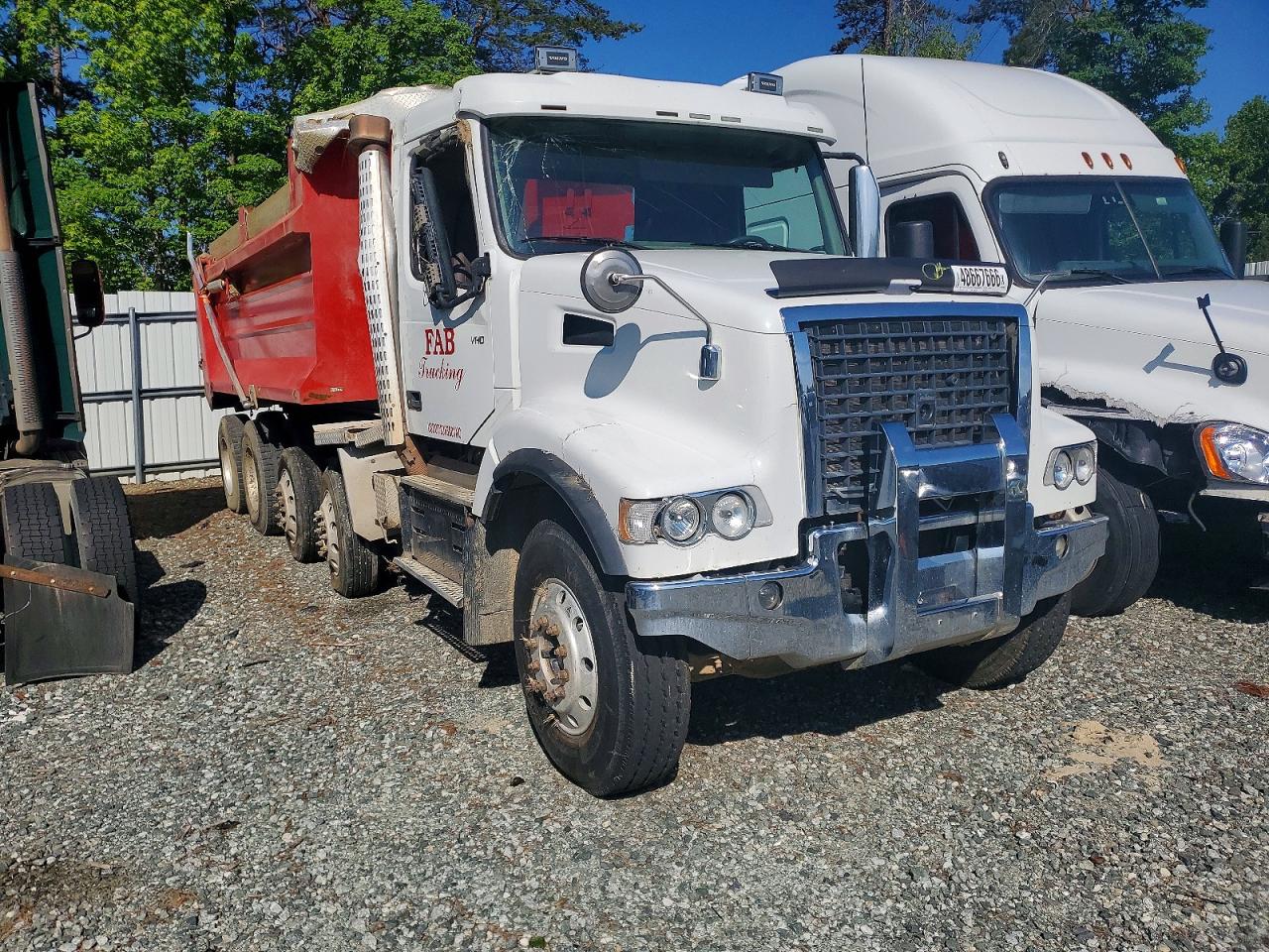 Salvage Volvo Vn Image