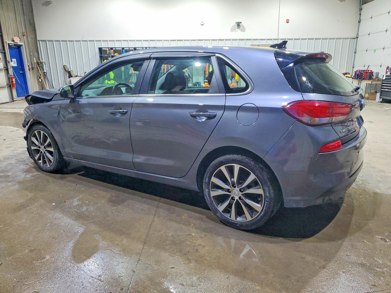 Hyundai ELANTRA Base