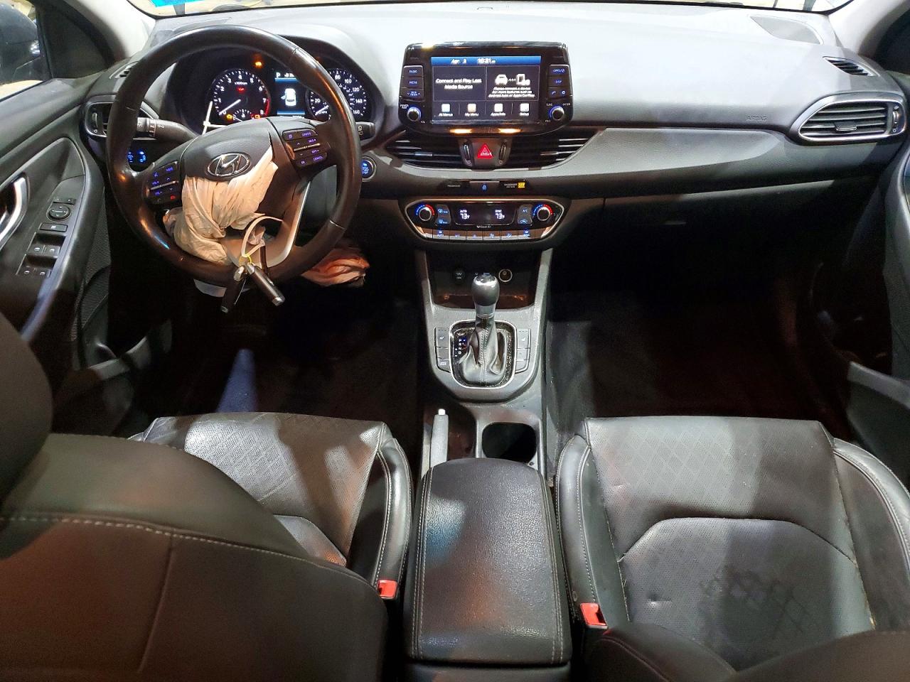 Hyundai ELANTRA Base