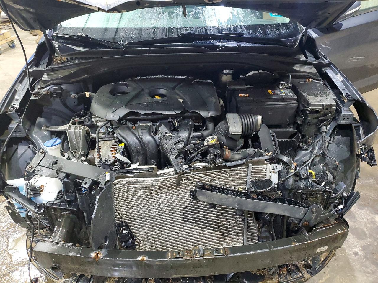 Hyundai ELANTRA Base