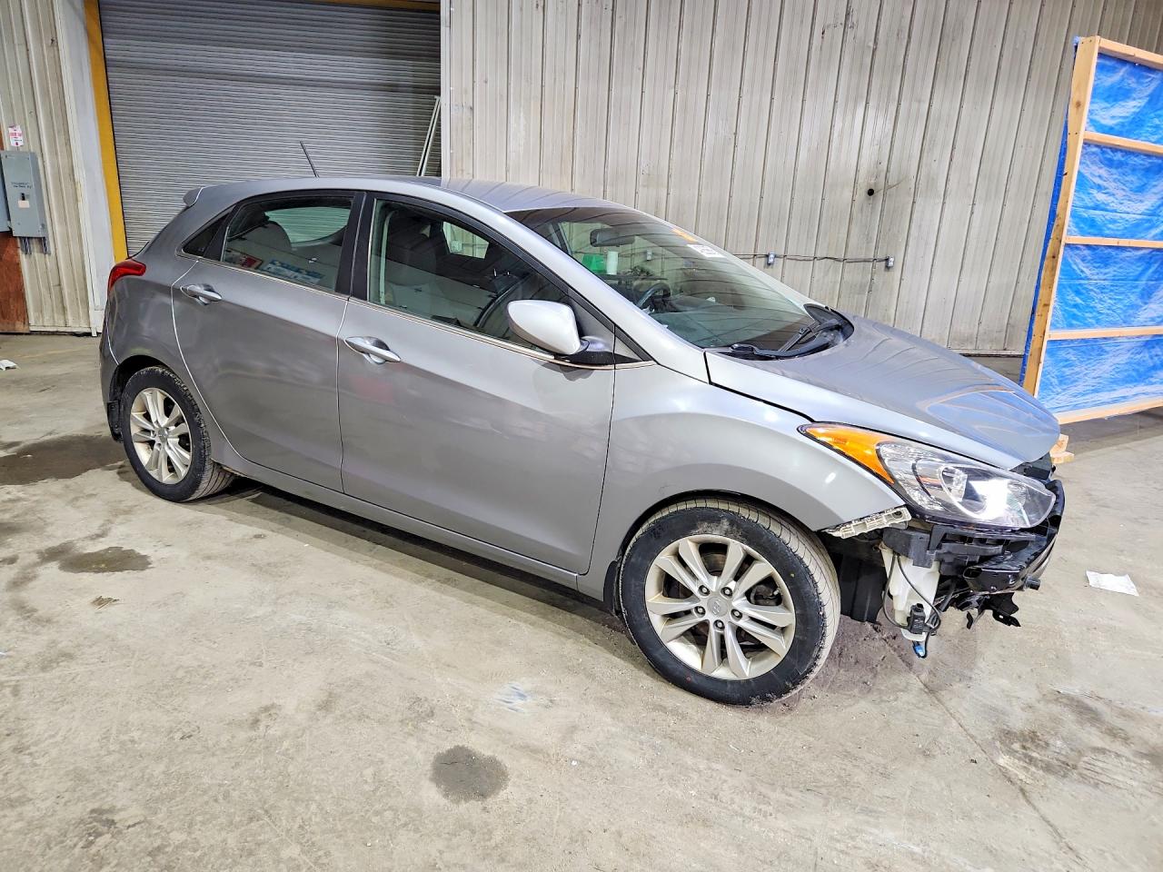Hyundai ELANTRA Base