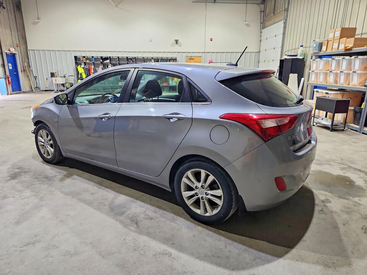 Hyundai ELANTRA Base