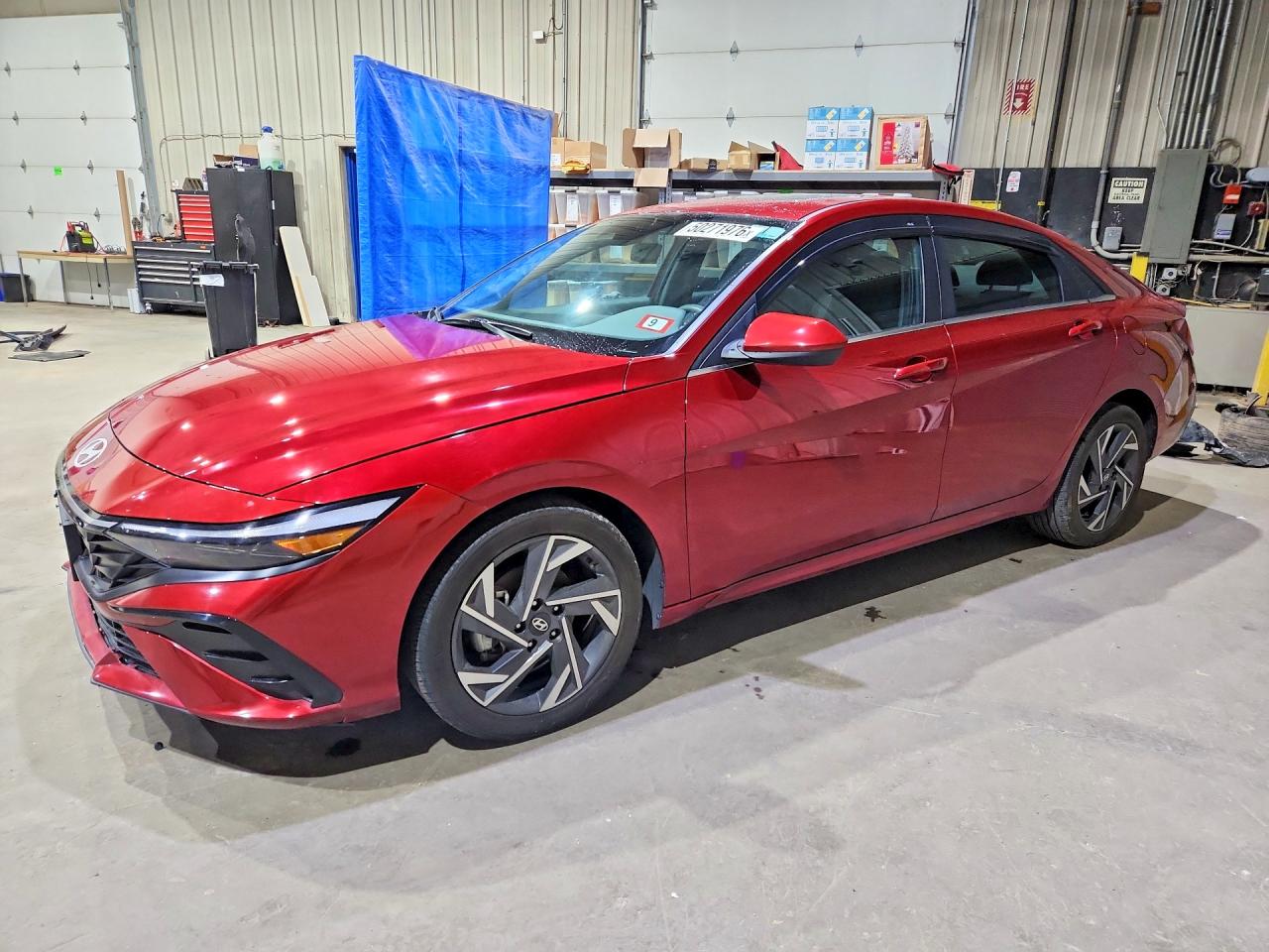 Salvage Hyundai ELANTRA Image
