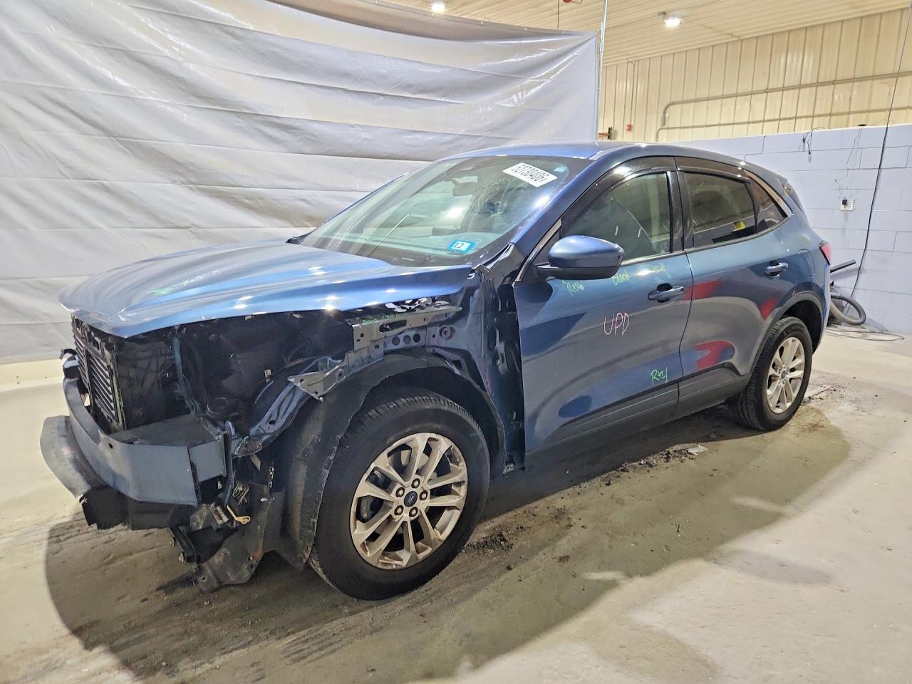 Salvage Ford Escape Image