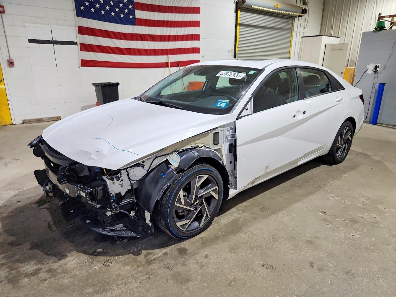 Salvage Hyundai ELANTRA Image