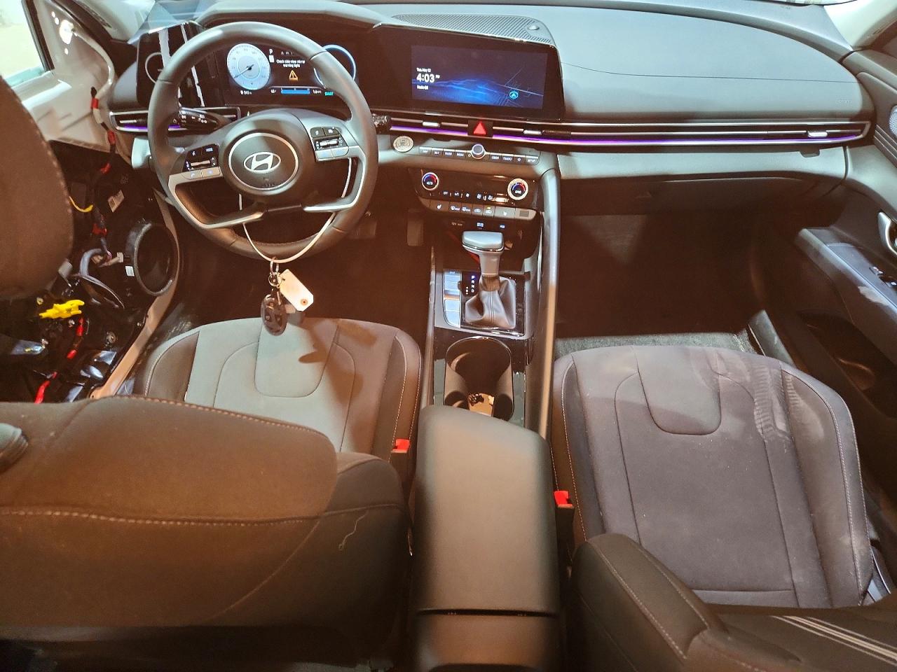 Hyundai ELANTRA Sel