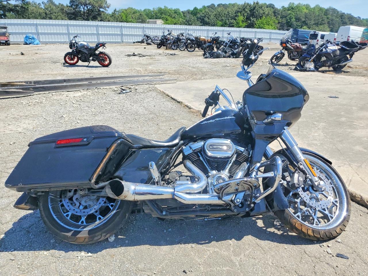 Salvage Harley-Davidson Fl Image