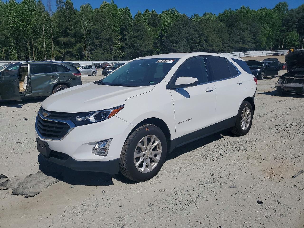 Salvage Chevrolet Equinox Image