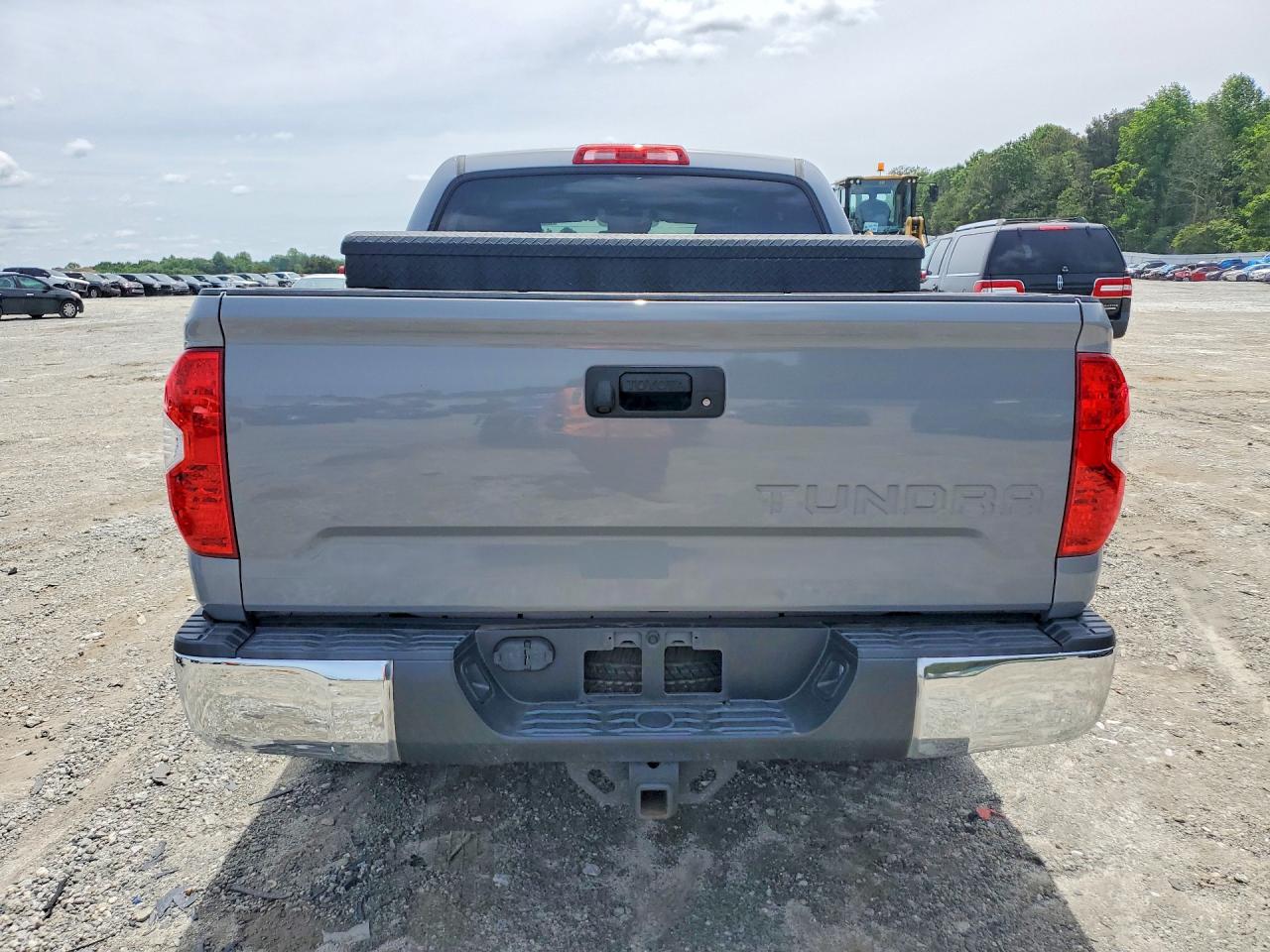 Toyota Tundra Crewmax Sr5