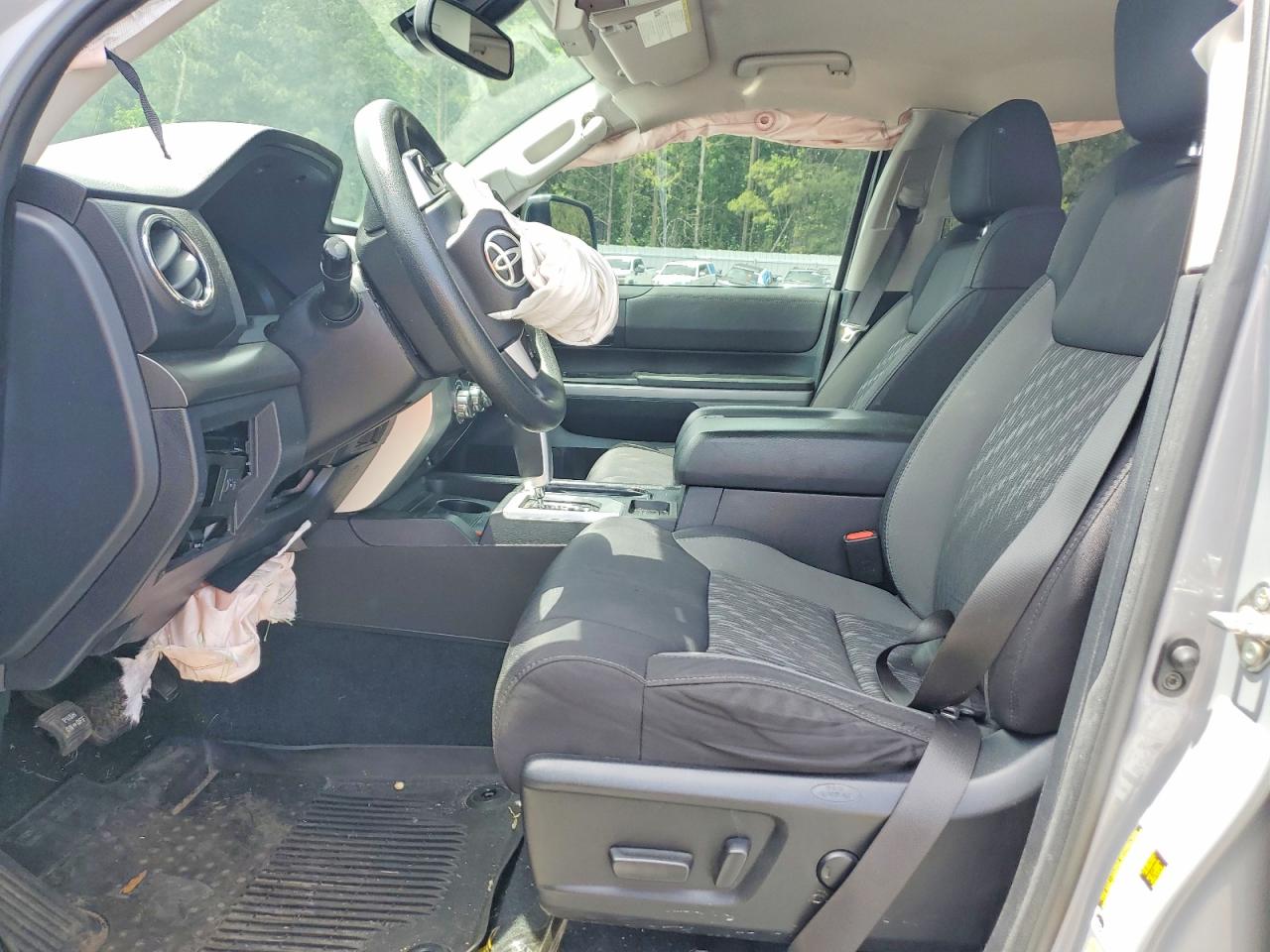 Toyota Tundra Crewmax Sr5
